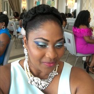 Meet your Posher, Lucy